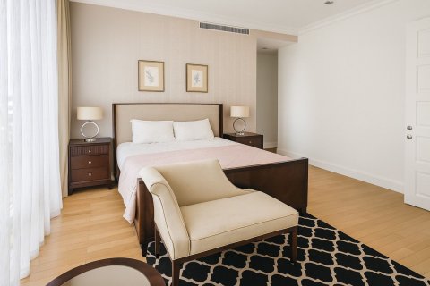 Condo in Watthana, Bangkok, Thailand, 3 bedrooms № 160805 - photo 9