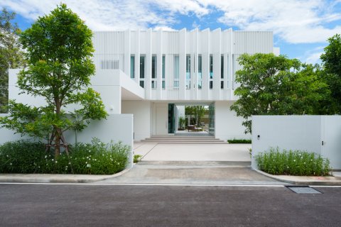 Chalet de 4 dormitorios en Pattaya, Tailandia № 214178