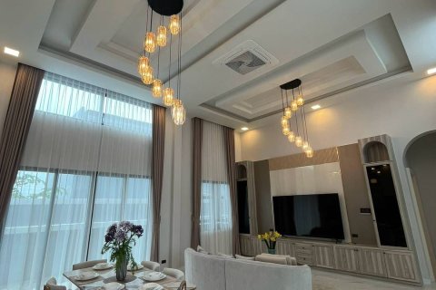 Villa in Pattaya, Thailand 4 Schlafzimmer № 214144 - Foto 6