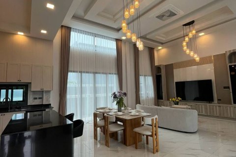 Villa in Pattaya, Thailand 4 Schlafzimmer № 214144 - Foto 7