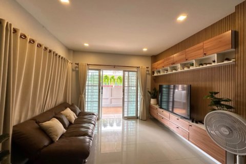 Villa in Pattaya, Thailand 3 Schlafzimmer № 214180 - Foto 10