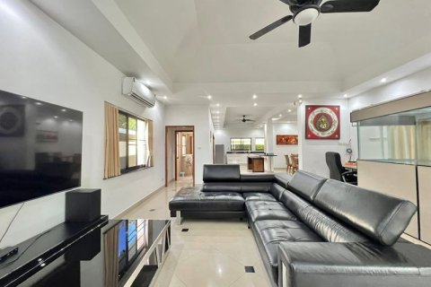 Villa in Pattaya, Thailand 3 Schlafzimmer № 214111 - Foto 5