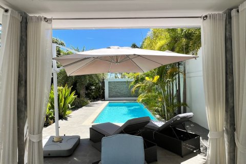 Chalet de 3 dormitorios en Pattaya, Tailandia № 214176