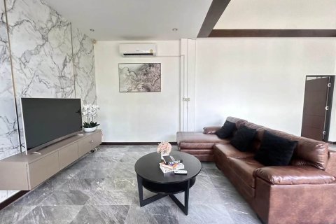 Villa in Pattaya, Thailand 4 Schlafzimmer № 214145 - Foto 3