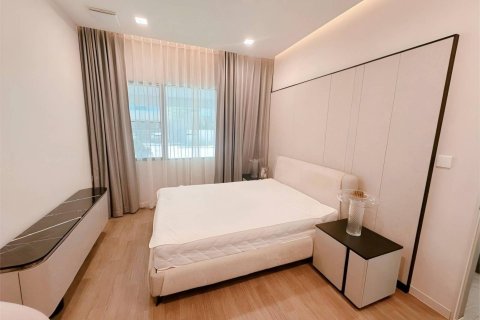 Casa de 4 dormitorios en Bangkok, Tailandia № 233630 - foto 14