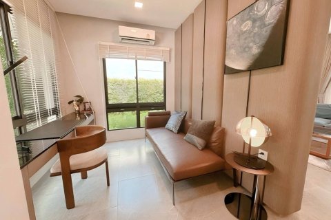 Casa de 4 dormitorios en Bangkok, Tailandia № 233630 - foto 7
