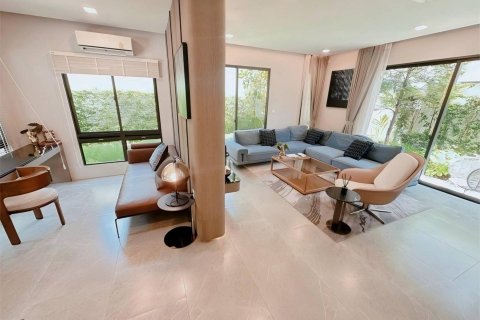 Casa de 4 dormitorios en Bangkok, Tailandia № 233630 - foto 6