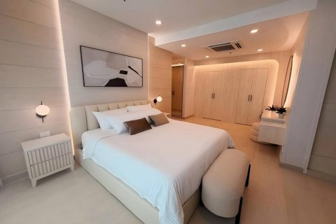 Condominio de 3 dormitorios en Bangkok, Tailandia № 233625 - foto 15