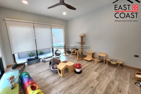 Casa de 4 dormitorios en Pattaya, Tailandia № 213710 - foto 30