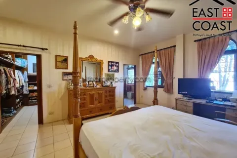 Casa de 7 dormitorios en Pattaya, Tailandia № 213706 - foto 12