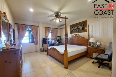 Casa de 7 dormitorios en Pattaya, Tailandia № 213706 - foto 11
