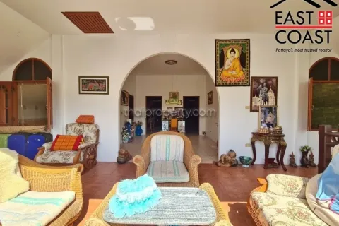 Casa de 7 dormitorios en Pattaya, Tailandia № 213706 - foto 30