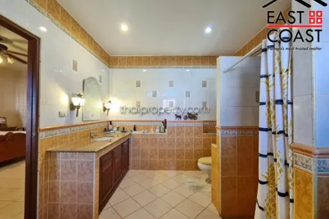 Casa de 7 dormitorios en Pattaya, Tailandia № 213706 - foto 16