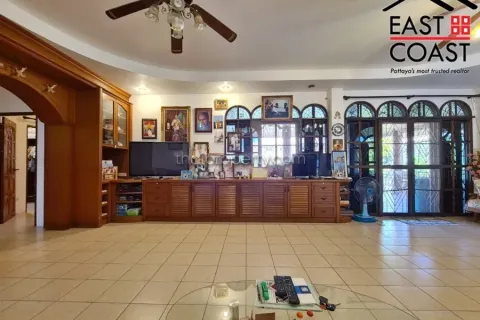 Casa de 7 dormitorios en Pattaya, Tailandia № 213706 - foto 6