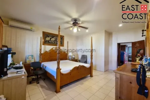 Casa de 7 dormitorios en Pattaya, Tailandia № 213706 - foto 13
