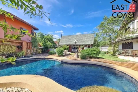 Casa de 7 dormitorios en Pattaya, Tailandia № 213706 - foto 2