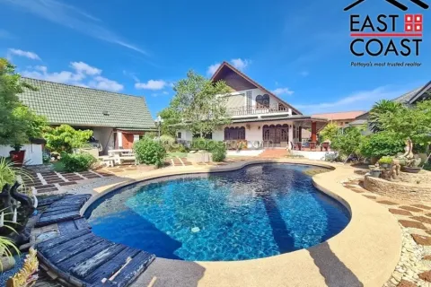 House in Pattaya, Thailand 7 bedrooms № 213706
