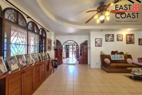 Casa de 7 dormitorios en Pattaya, Tailandia № 213706 - foto 7