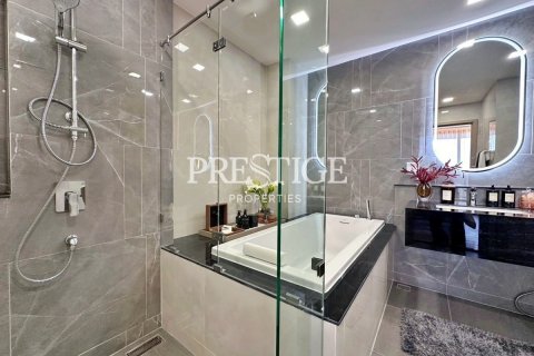 Condo in Pattaya, Thailand, 1 bedroom № 198249 - photo 14