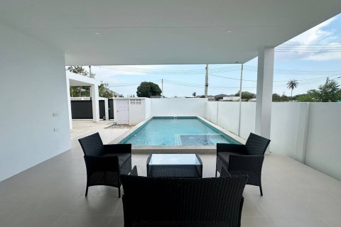 Chalet de 3 dormitorios en Hua Hin, Tailandia № 169887 - foto 8