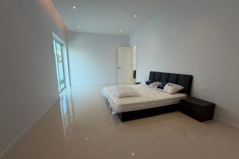 Chalet de 3 dormitorios en Hua Hin, Tailandia № 169887 - foto 14