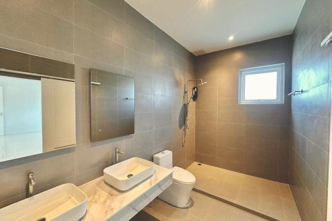 Villa in Hua Hin, Thailand 3 bedrooms № 169887 - photo 8
