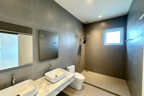 Chalet de 3 dormitorios en Hua Hin, Tailandia № 169887 - foto 15