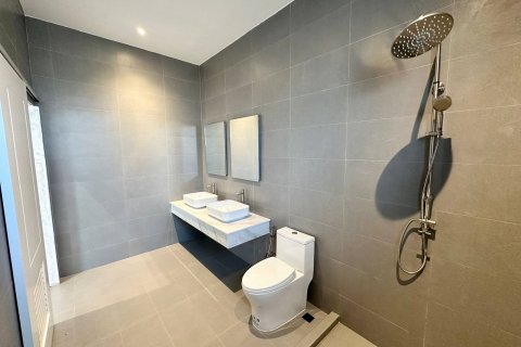 Chalet de 3 dormitorios en Hua Hin, Tailandia № 169887 - foto 17
