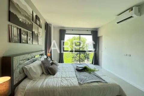 Casa de 4 dormitorios en Pattaya, Tailandia № 211928 - foto 12