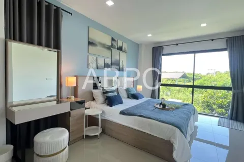 Casa de 4 dormitorios en Pattaya, Tailandia № 211928 - foto 10