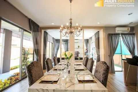 Casa de 4 dormitorios en Pattaya, Tailandia № 211931 - foto 6