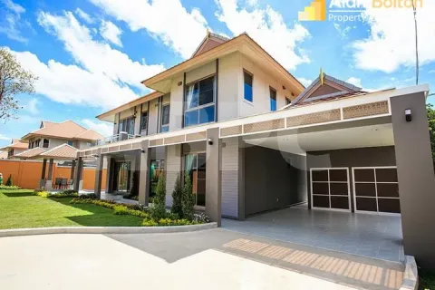 Casa de 4 dormitorios en Pattaya, Tailandia № 211931 - foto 10