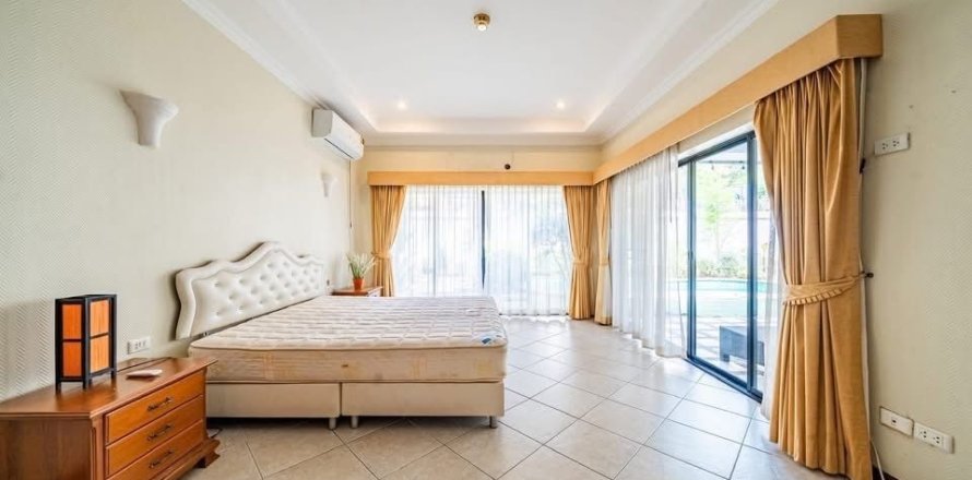 Дом в Паттайе, Таиланд с 4 спальнями  № 147738