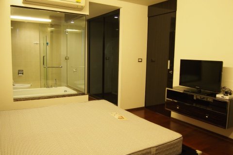 Studio in the Condo in Watthana, Bangkok, Thailand  № 160672 - photo 4