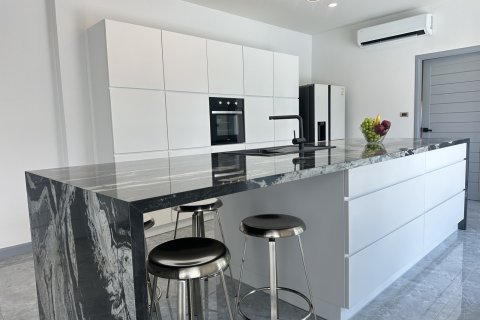 Villa in Pattaya, Thailand 4 bedrooms № 161039 - photo 18