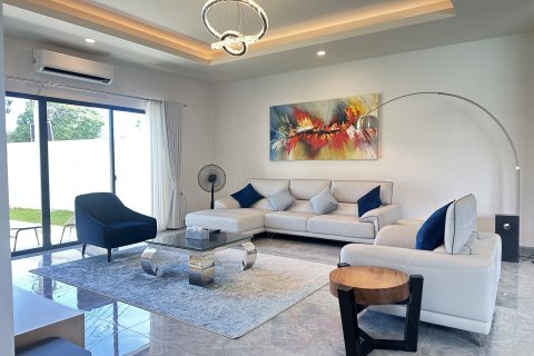 Villa in Pattaya, Thailand 4 bedrooms № 161039 - photo 11