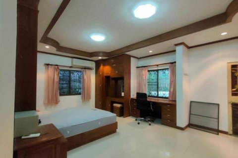Villa in Kathu, Thailand 3 bedrooms № 159705 - photo 4