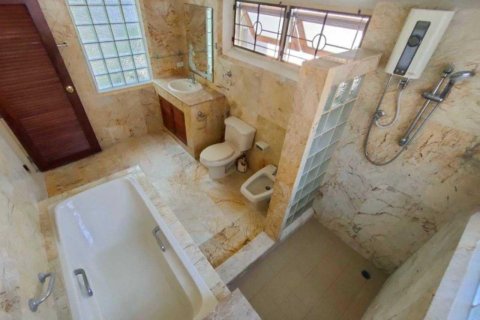 Villa in Kathu, Thailand 3 bedrooms № 159705 - photo 15