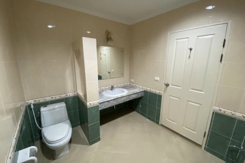 Таунхаус в Бангкоке, Таиланд с 4 спальнями  № 143123 - фото 20