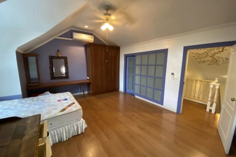 Таунхаус в Бангкоке, Таиланд с 4 спальнями  № 143123 - фото 11