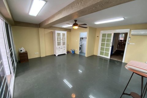 Таунхаус в Бангкоке, Таиланд с 4 спальнями  № 143123 - фото 28