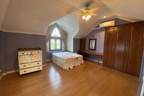 Таунхаус в Бангкоке, Таиланд с 4 спальнями  № 143123 - фото 12