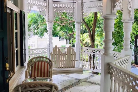 Таунхаус в Бангкоке, Таиланд с 4 спальнями  № 143123 - фото 6