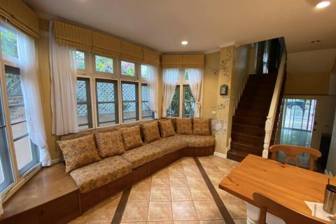 Таунхаус в Бангкоке, Таиланд с 4 спальнями  № 143123 - фото 8