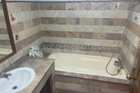 Condo in Bangkok, Thailand, 1 bedroom  № 143121 - photo 8