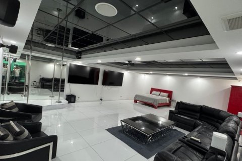 Дом в Паттайе, Таиланд с 6 спальнями  № 171841 - фото 4