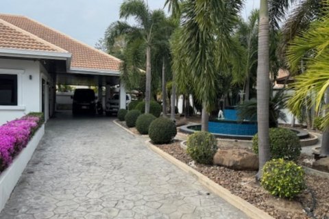 Дом в Паттайе, Таиланд с 6 спальнями  № 171841 - фото 2