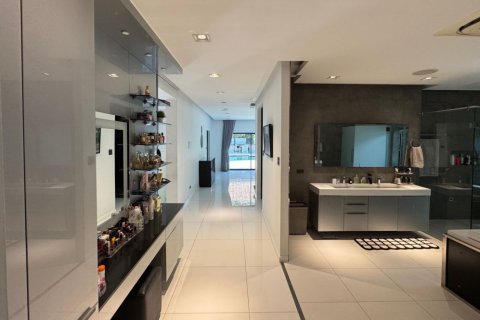 Дом в Паттайе, Таиланд с 6 спальнями  № 171841 - фото 15