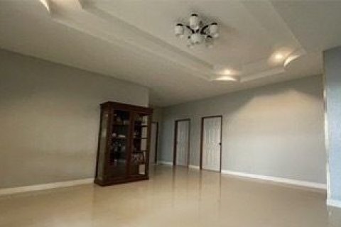 House in Pattaya, Thailand 4 bedrooms № 171837 - photo 4