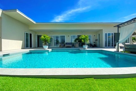 House in Pattaya, Thailand 3 bedrooms № 223091